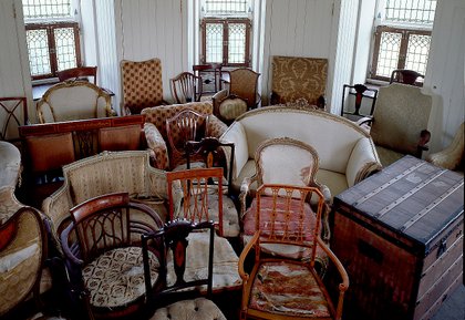 Attick - Antique furniture - chairs - carved wood